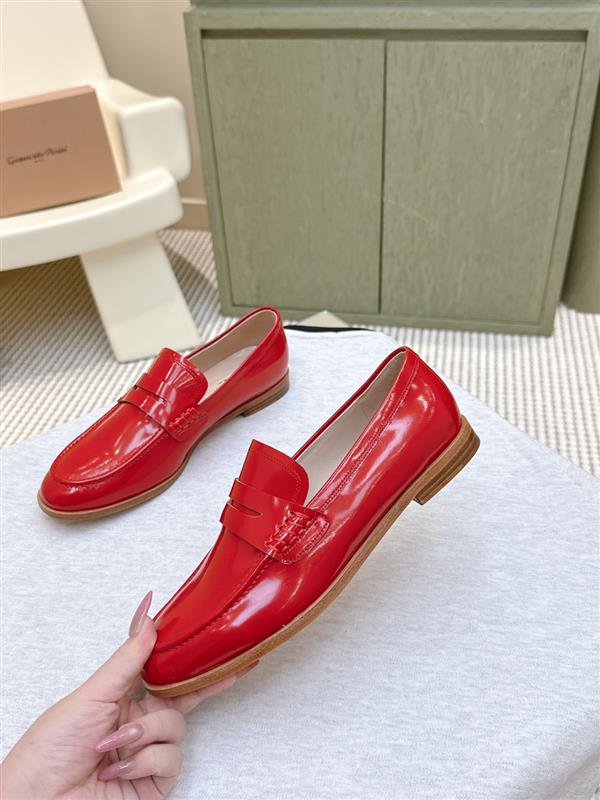 2025112812728402 310